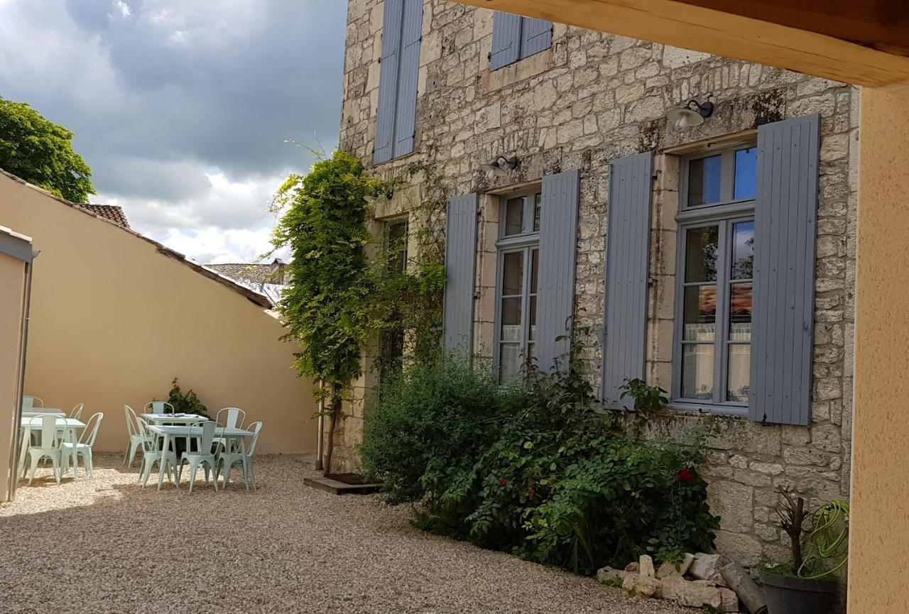 Bed and Breakfast La Cour Saint Louis Кастельно-Монратье Экстерьер фото