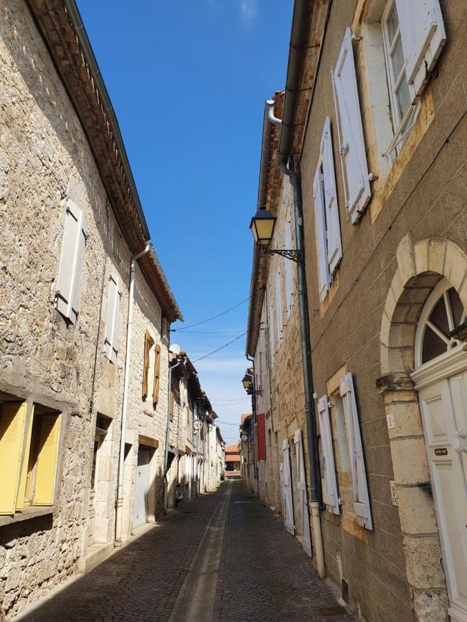 Bed and Breakfast La Cour Saint Louis Кастельно-Монратье Экстерьер фото