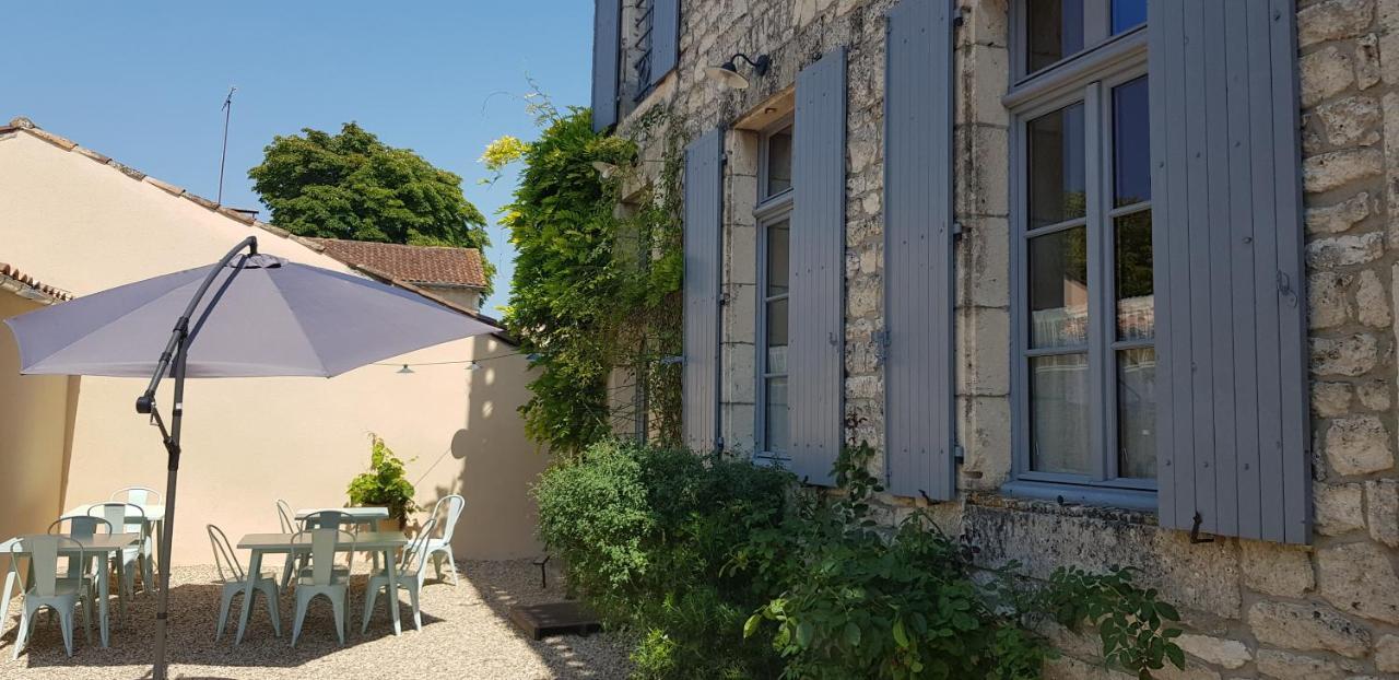 Bed and Breakfast La Cour Saint Louis Кастельно-Монратье Экстерьер фото